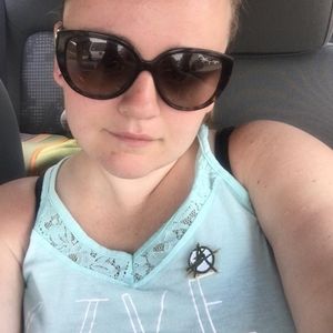 Meet your Posher, Meagan